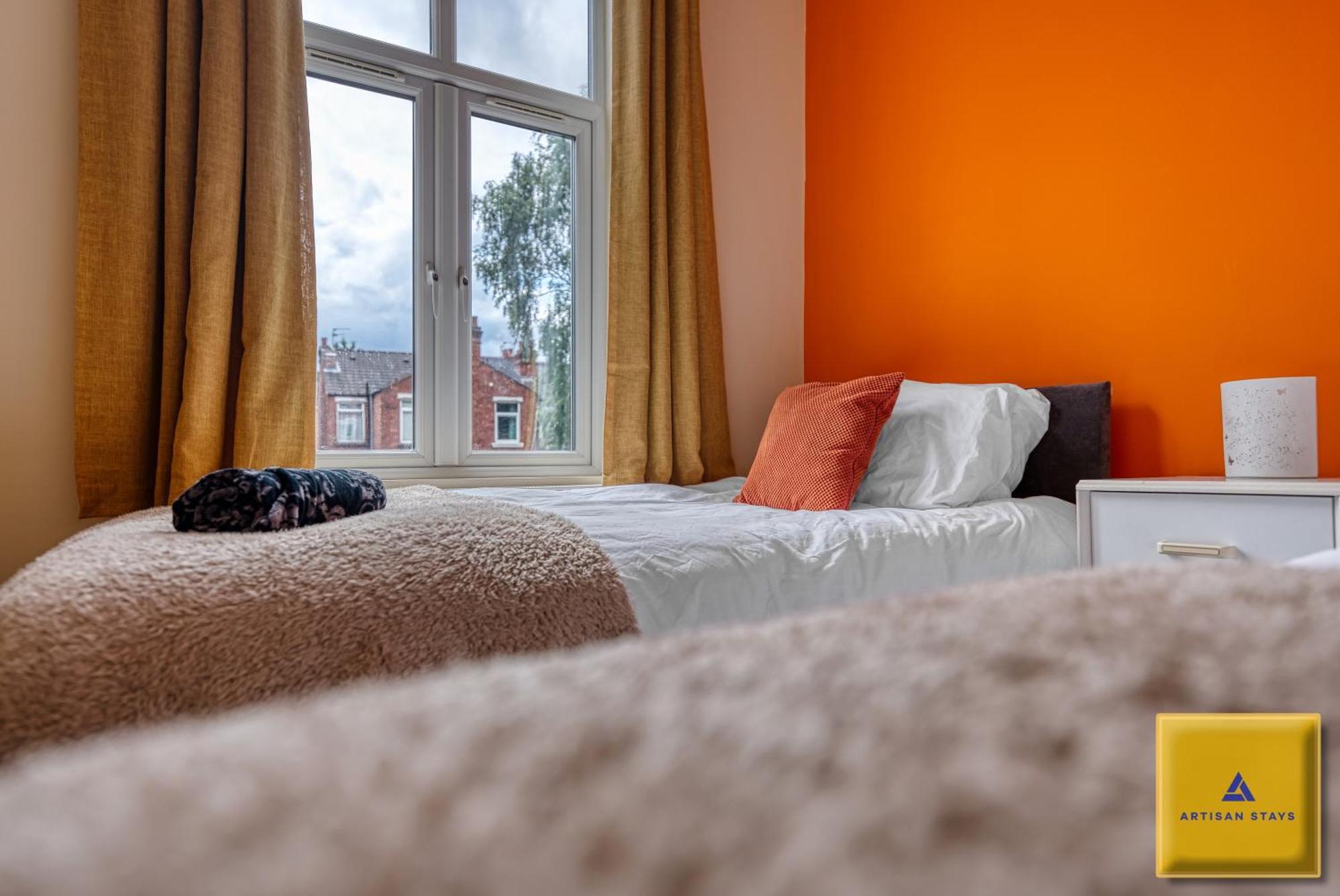 4 Bedroom, 6 Beds, 3 Bathrooms, Near Nec & Birmingham Airport, Business, Contractor And Family Friendly, Free Wi-Fi, Free Parking كوفنتري المظهر الخارجي الصورة