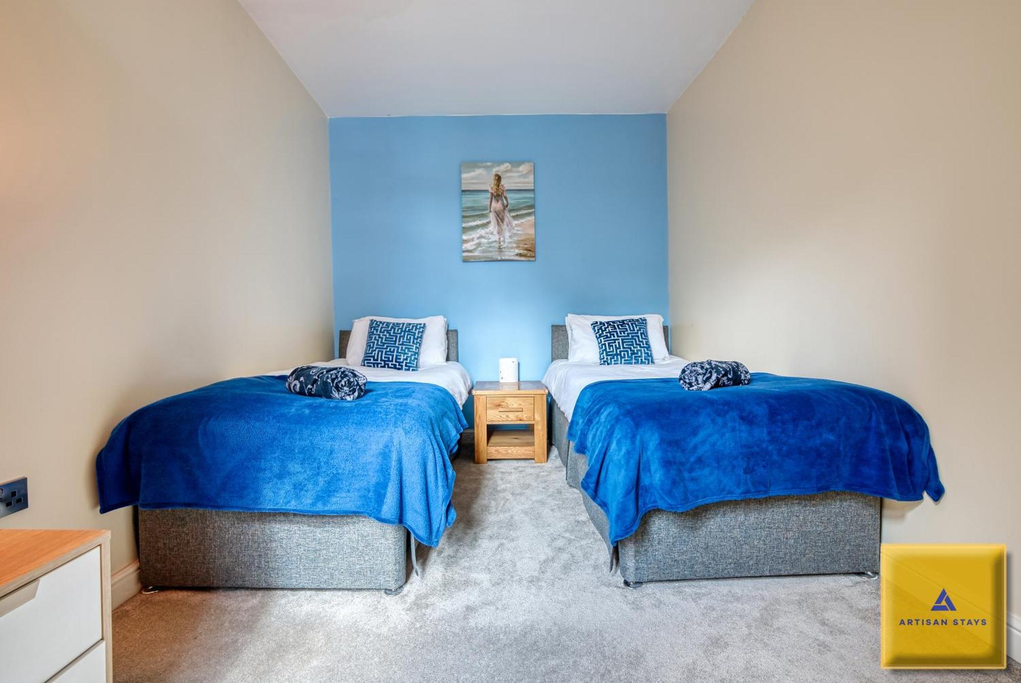 4 Bedroom, 6 Beds, 3 Bathrooms, Near Nec & Birmingham Airport, Business, Contractor And Family Friendly, Free Wi-Fi, Free Parking كوفنتري المظهر الخارجي الصورة