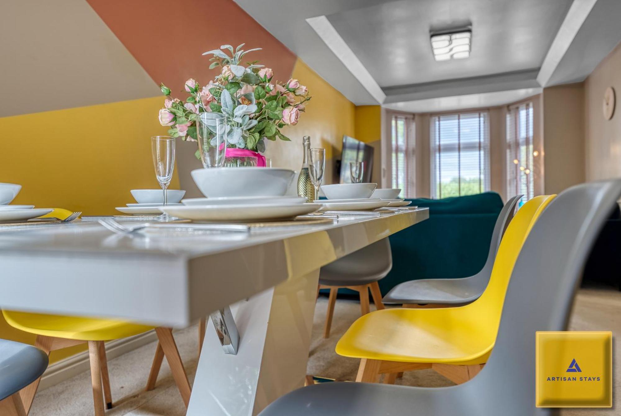 4 Bedroom, 6 Beds, 3 Bathrooms, Near Nec & Birmingham Airport, Business, Contractor And Family Friendly, Free Wi-Fi, Free Parking كوفنتري المظهر الخارجي الصورة
